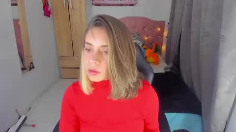 Snapshot of saralolo420 chatting on January 2025 11:56:01 PM sara online show from January 2025 11:56:01 PM