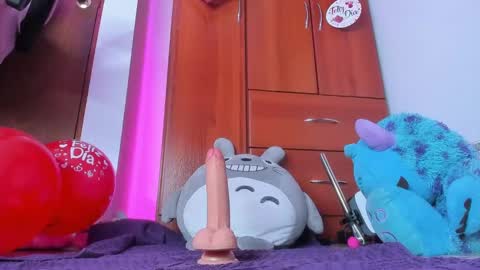 Snapshot of saralolo420 chatting on February 2025 04:15:01 AM sara online show from February 2025 04:15:01 AM