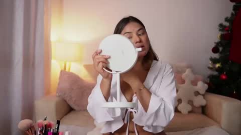 Sara online show from November 2025 10:54:02 PM