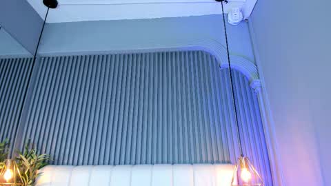 Sara   online show from December 2025 10:41:02 PM