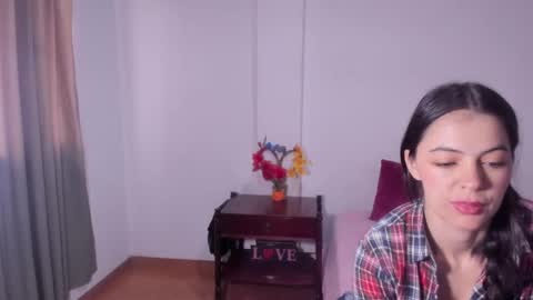 Sara   online show from October 2025 02:41:01 PM