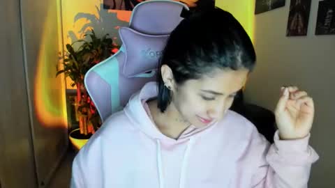 Snapshot of saratukkerr chatting on November 2025 03:27:01 AM saratukkerr online show from November 2025 03:27:01 AM