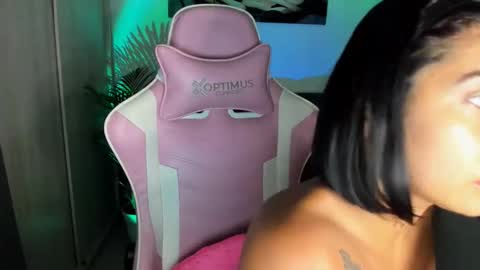 Snapshot of saratukkerr chatting on November 2025 06:18:02 PM saratukkerr online show from November 2025 06:18:02 PM