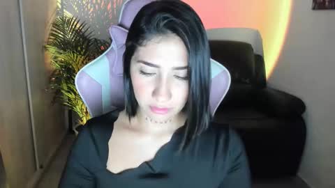 Snapshot of saratukkerr chatting on December 2025 03:34:01 AM saratukkerr online show from December 2025 03:34:01 AM