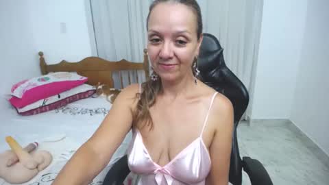 saray1221 online show from February 2025 12:31:02 AM