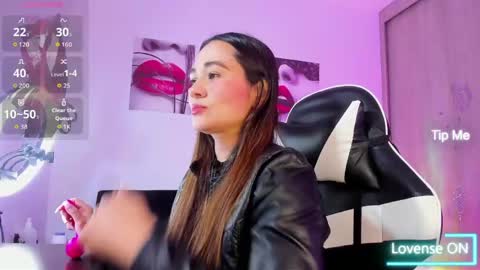 Snapshot of saray_mendoza chatting on June 2026 01:18:01 AM Saray Mendoza online show from June 2026 01:18:01 AM
