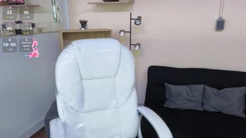  Saray  Say hi in the chat online show from November 2025 12:06:02 PM