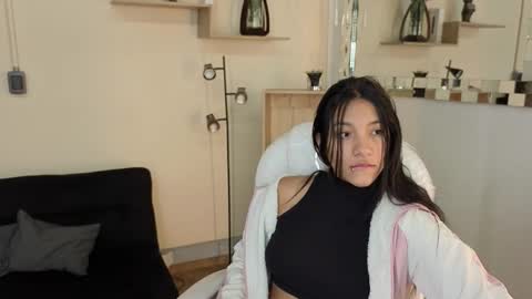  Saray  Say hi in the chat online show from December 2025 12:09:01 PM