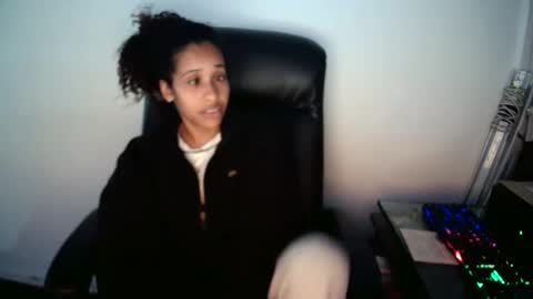 Snapshot of saraylittle chatting on December 2025 09:42:01 PM Saray online show from December 2025 09:42:01 PM