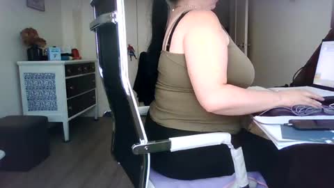 Snapshot of saretta46 chatting on July 2026 06:32:01 PM Sara online show from July 2026 06:32:01 PM