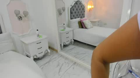 Snapshot of sarit_ chatting on May 2026 11:48:01 AM sarit_ online show from May 2026 11:48:01 AM