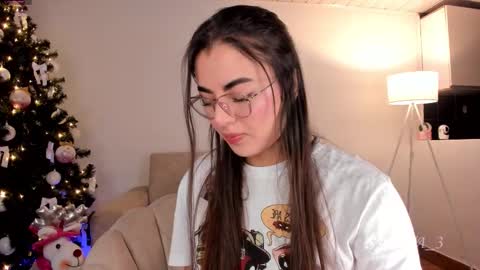 Snapshot of sarita_3 chatting on November 2025 09:50:01 PM Sarita Lozano online show from November 2025 09:50:01 PM