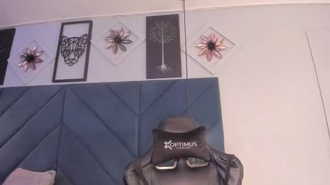 Sara  online show from February 2025 03:53:02 AM