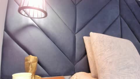 Sara  online show from November 2025 08:57:01 AM