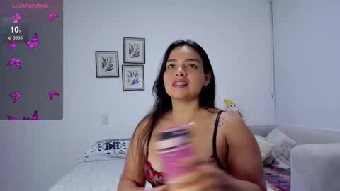 Snapshot of saritadolly_ chatting on December 2025 03:57:01 AM Sara Cute online show from December 2025 03:57:01 AM