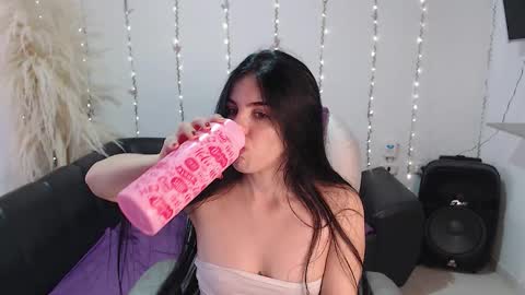 Sara online show from October 2025 09:22:01 PM