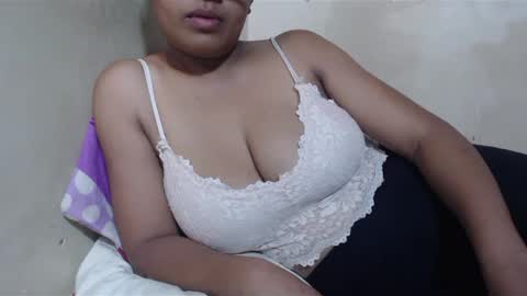 Snapshot of saronette chatting on January 2025 09:41:01 AM saronette online show from January 2025 09:41:01 AM