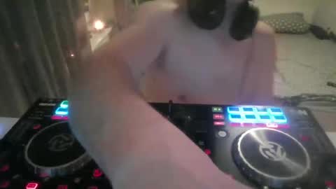 sasch1982h online show from December 2025 01:33:01 AM