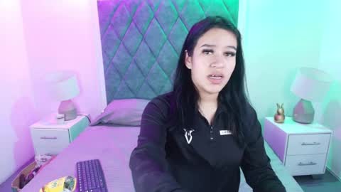 Sasha online show from April 2026 07:15:01 PM