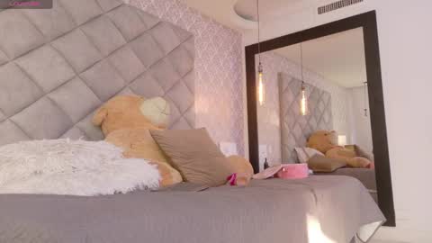 Snapshot of sasha_sinne chatting on May 2026 12:13:02 PM sasha_sinne online show from May 2026 12:13:02 PM
