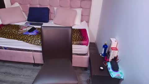 S A S H A R O S E online show from September 2025 11:56:02 AM