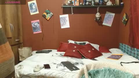 S A S H A R O S E online show from October 2025 12:05:01 PM