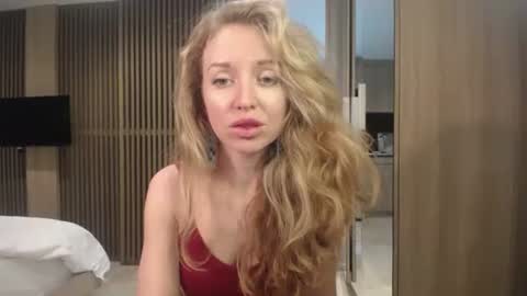 Sasha online show from October 2025 08:00:02 AM