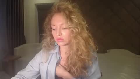 Sasha online show from November 2025 10:03:02 AM