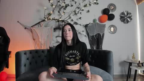 SASHA  online show from October 2025 12:05:01 PM