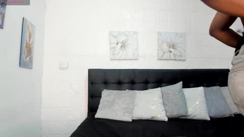 Snapshot of sashhalux22 chatting on February 2026 05:48:02 AM SashhaLux22 online show from February 2026 05:48:02 AM