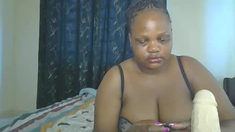 Snapshot of sassie_bee chatting on December 2025 08:41:01 AM sassie_bee online show from December 2025 08:41:01 AM