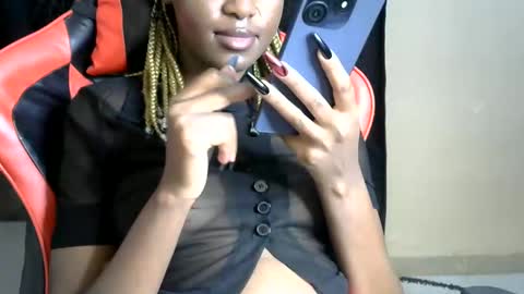 Snapshot of sassy_lyne chatting on June 2026 01:07:02 AM sassy_lyne online show from June 2026 01:07:02 AM