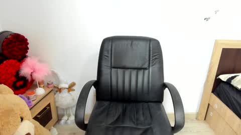 sassytiff online show from March 2026 12:20:01 PM