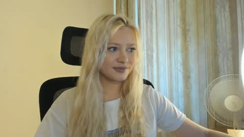Snapshot of satinpresence chatting on June 2026 05:17:01 AM satinpresence online show from June 2026 05:17:01 AM