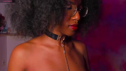 Snapshot of saturno_vibes chatting on November 2025 10:58:02 AM saturno_vibes online show from November 2025 10:58:02 AM