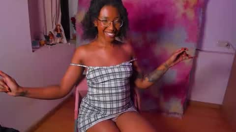 Snapshot of saturno_vibes chatting on November 2025 09:53:02 AM saturno_vibes online show from November 2025 09:53:02 AM