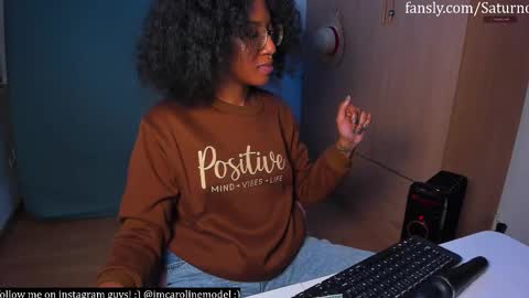 Snapshot of saturno_vibes chatting on November 2025 09:52:01 AM saturno_vibes online show from November 2025 09:52:01 AM