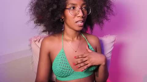 Snapshot of saturno_vibes chatting on December 2025 09:58:02 AM saturno_vibes online show from December 2025 09:58:02 AM