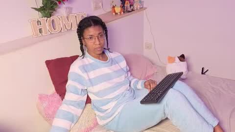 Snapshot of saturno_vibes chatting on February 2026 07:26:01 AM saturno_vibes online show from February 2026 07:26:01 AM