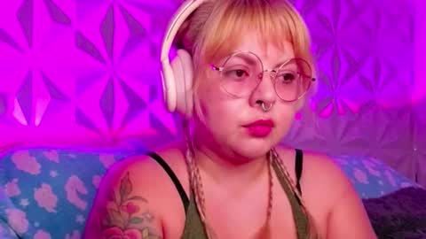 Snapshot of satyn_doll chatting on October 2025 10:18:02 PM Gina George online show from October 2025 10:18:02 PM