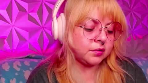 Snapshot of satyn_doll chatting on October 2025 03:18:01 AM Gina George online show from October 2025 03:18:01 AM