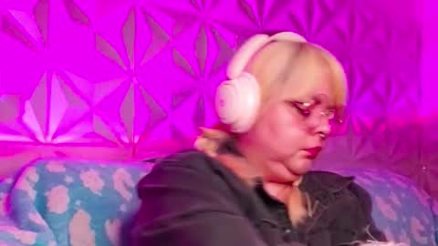 Snapshot of satyn_doll chatting on October 2025 01:31:02 AM Gina George online show from October 2025 01:31:02 AM