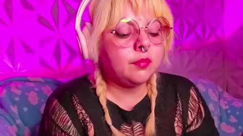 Snapshot of satyn_doll chatting on October 2025 12:13:01 AM Gina George online show from October 2025 12:13:01 AM