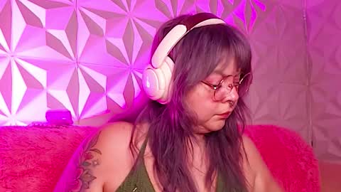 Snapshot of satyn_doll chatting on October 2025 02:08:02 AM Gina George online show from October 2025 02:08:02 AM