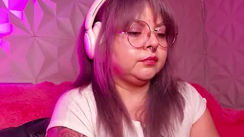 Snapshot of satyn_doll chatting on October 2025 01:33:02 AM Gina George online show from October 2025 01:33:02 AM