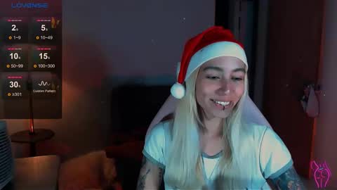 Snapshot of saucy_jenn1 chatting on December 2024 09:53:02 PM I AM JENN  online show from December 2024 09:53:02 PM