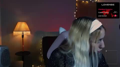 Snapshot of saucy_jenn1 chatting on January 2025 01:53:01 AM I AM JENN  online show from January 2025 01:53:01 AM