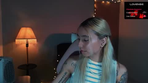 Snapshot of saucy_jenn1 chatting on January 2025 02:50:02 AM I AM JENN  online show from January 2025 02:50:02 AM