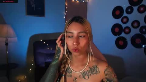 Snapshot of saucy_jenn1 chatting on February 2025 05:02:01 AM I AM JENN  online show from February 2025 05:02:01 AM