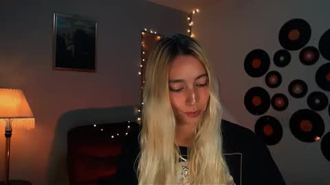 Snapshot of saucy_jenn1 chatting on February 2025 11:25:02 PM I AM JENN  online show from February 2025 11:25:02 PM